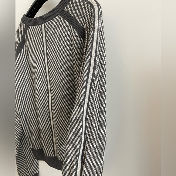 Lululemon striped sweater - Picture 8 of 8